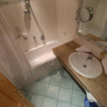 Fuchs Bed & Breakfast 4*