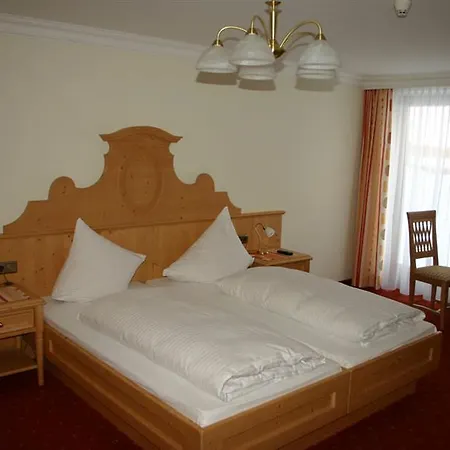 Fuchs 4*